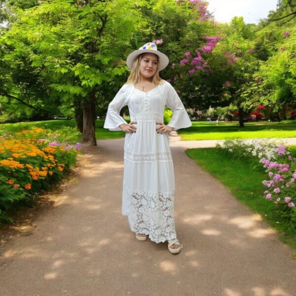 Maxi vestido color Blanco con mangas acampanadas